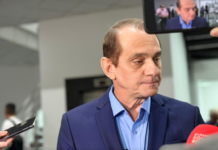 Bancos ignoram decreto e descontam consignados em salários de servidores, diz deputado