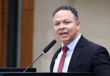 Prefeitura diz que vai comprar carros 0 km com verba própria e contraria TCE