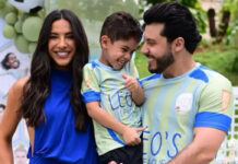 Gabriela Versiani exibe look dela e de Léo, filho de Murilo Huff para gravação do cantor