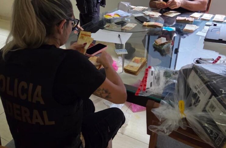 PF prende lideranças do contrabando de combustíveis em garimpo