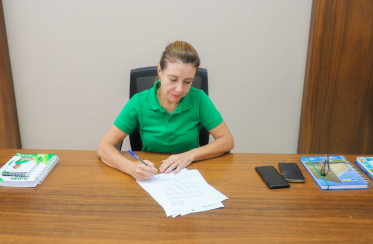 Prefeita faz nova troca na Educação e nega aproximação com a esquerda