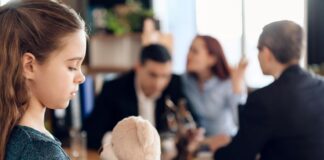 Alienação parental cria danos que continuam na vida adulta