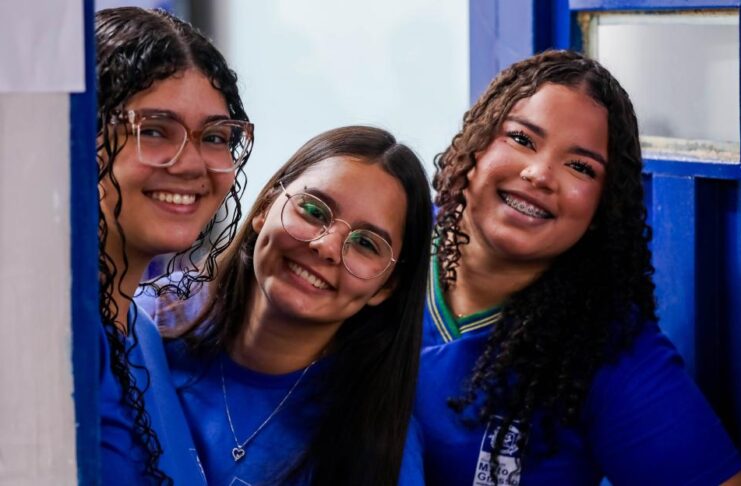 Governo de MT institui política estadual para prevenir violência e reforçar segurança nas escolas