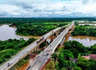 Governo de MT inaugura ponte na BR-163 em VG e entrega asfalto novo da MT-400 e de 4 bairros de Cuiabá