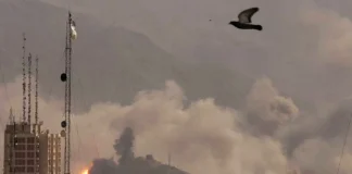 Guerra no Oriente Médio tem mais bombardeios e mortes neste domingo