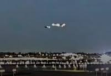 Veja – Novo vídeo mostra colisão frontal de avião e helicóptero nos EUA; 67 morreram