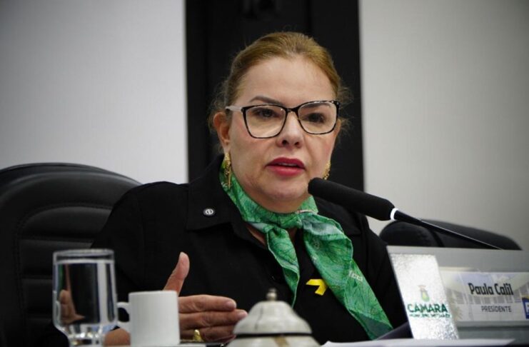 Juristas e Procurador da Câmara divergem sobre possibilidade de reeleição de Paula Calil