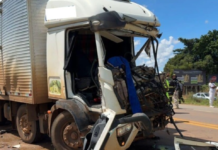 Dois homens ficam presos nas ferragens em acidente na BR-163