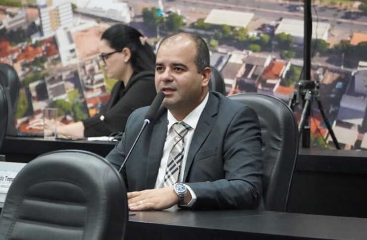 ‘Não vou vender minha alma’, diz Ilde em disputa para presidência da Câmara