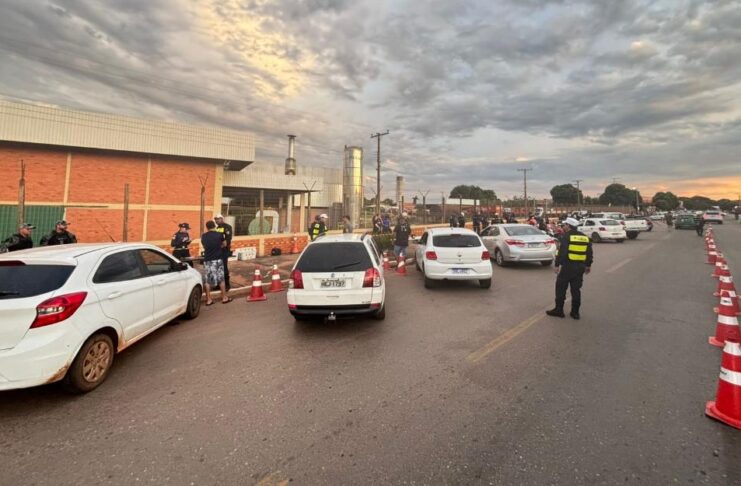 Operação Lei Seca prende seis motoristas por embriaguez ao volante, desobediência e porte ilegal de arma