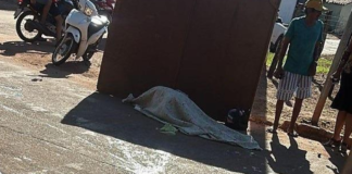 Batida entre duas motos mata mulher em cruzamento