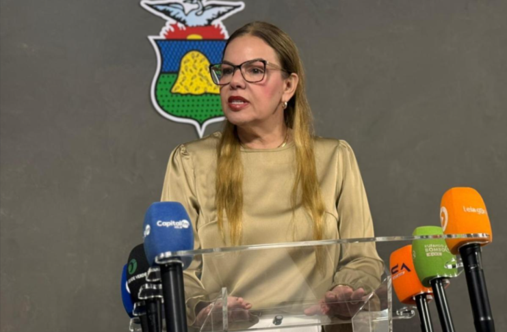 Mudança do regimento para permitir reeleição de Paula Calil como presidente divide Câmara