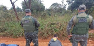 Monitorado por tornozeleira é preso com arma em rodovia