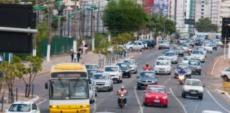 IPVA com desconto de 3% para veículos com placas finais 8, 9 e 0 pode ser pago até dia 20 de maio