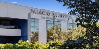 Servidores fazem ato no TJ e cobram fim de descontos dos consignados