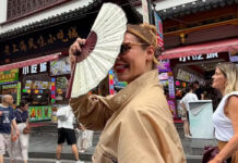 Paolla Oliveira compartilha registros de viagem por Xangai, na China: ‘Ni keyi ‘