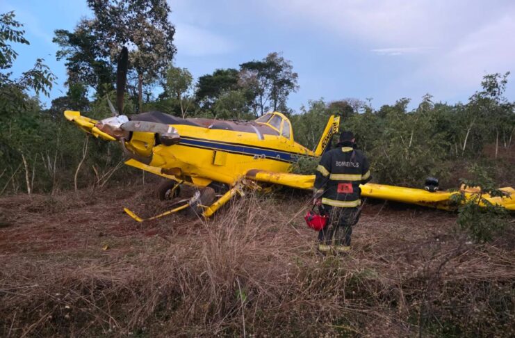 Avião agrícola cai em região de mata no interior do Estado