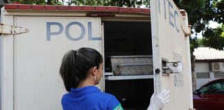 Dupla em moto mata mulher com vários tiros no interior