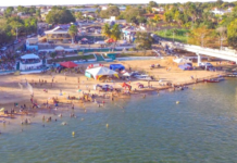 Mulher é espancada durante ‘luau’ e abandonada às margens de rio