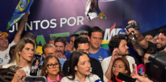 Ao lado de Fagundes e Jayme, Janaina oficializa candidatura e minimiza atrito com ‘rebeldes’ do PL
