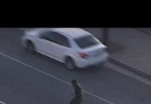 Veja Vídeo – Cena de filme: homem dança sobre carro em movimento enquanto foge da polícia nos EUA