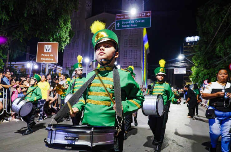 Novo horário conquista o público e leva 20 mil pessoas ao desfile de 7 de Setembro