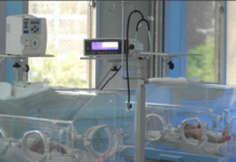 Bebê com insuficiência renal aguarda transferência há 4 dias