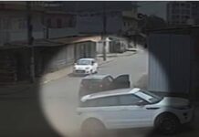 Veja Vídeo – Mulher tenta impedir roubo de veículo e é arremessada por criminoso no meio da rua