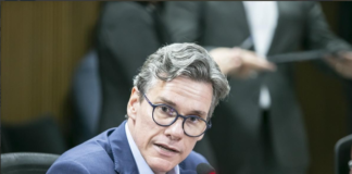 Governo estuda programa de demissão voluntária e adoção de IA, diz Gallo